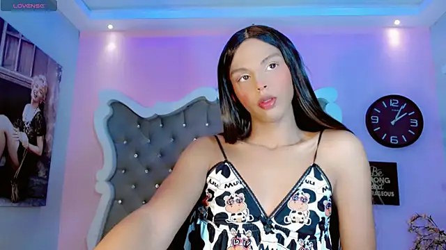 Snapshot of CamiiGarcia chatting on 02-17-25, 11:55 CamiiGarcia online show from 02-17-25, 11:55