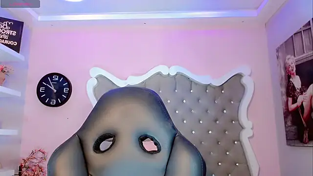 Snapshot of CamiiGarcia chatting on 02-28-25, 11:47 CamiiGarcia online show from 02-28-25, 11:47