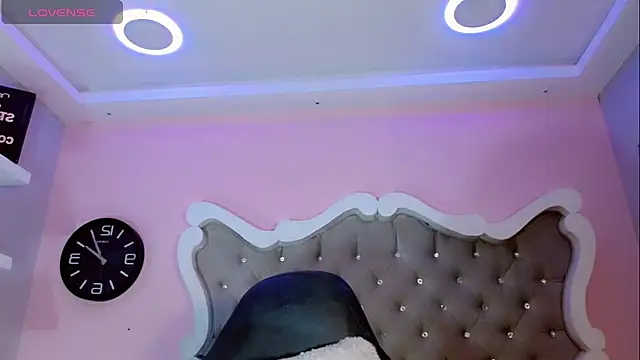 Snapshot of CamiiGarcia chatting on 03-04-25, 05:34 CamiiGarcia online show from 03-04-25, 05:34