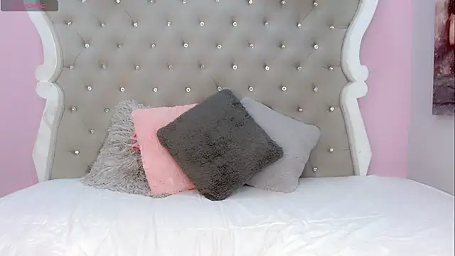 Snapshot of CamiiGarcia chatting on 03-11-25, 05:46 CamiiGarcia online show from 03-11-25, 05:46