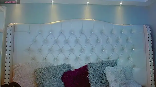 Snapshot of CamiiGarcia chatting on 09-08-25, 07:13 CamiiGarcia online show from 09-08-25, 07:13