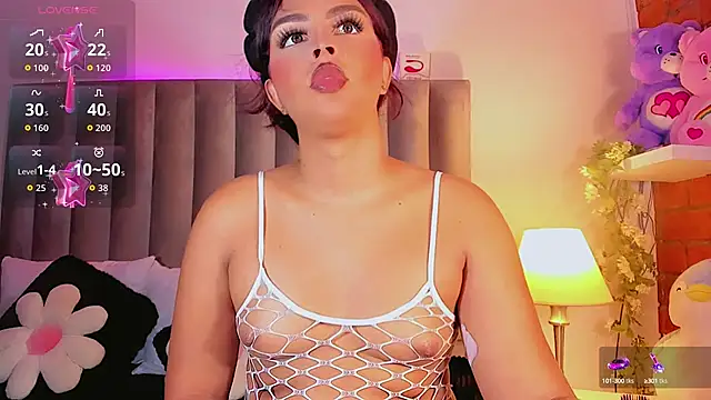 Snapshot of CamiiGarcia chatting on 10-05-25, 07:45 CamiiGarcia online show from 10-05-25, 07:45