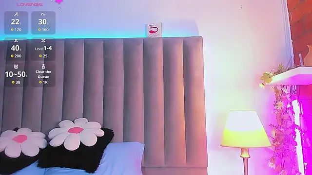 Snapshot of CamiiGarcia chatting on 10-24-25, 09:33 CamiiGarcia online show from 10-24-25, 09:33