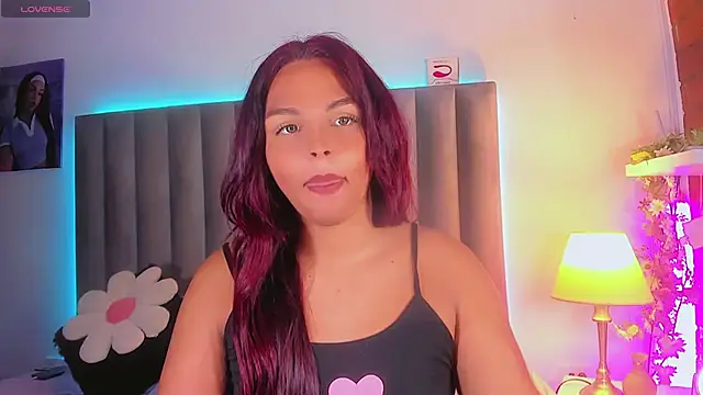 Snapshot of CamiiGarcia chatting on 11-06-25, 08:21 CamiiGarcia online show from 11-06-25, 08:21