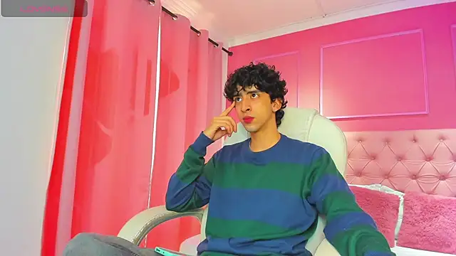 Snapshot of Alezzandro_ chatting on 01-24-25, 02:19 Alezzandro online show from 01-24-25, 02:19