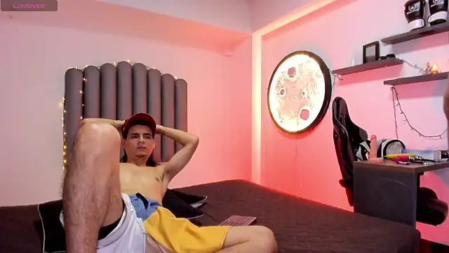 Snapshot of Martshall09 chatting on 12-20-25, 09:44 Martshall09 online show from 12-20-25, 09:44