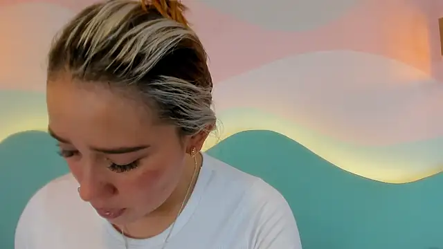 Lannajansen online show from 02-25-26, 01:21