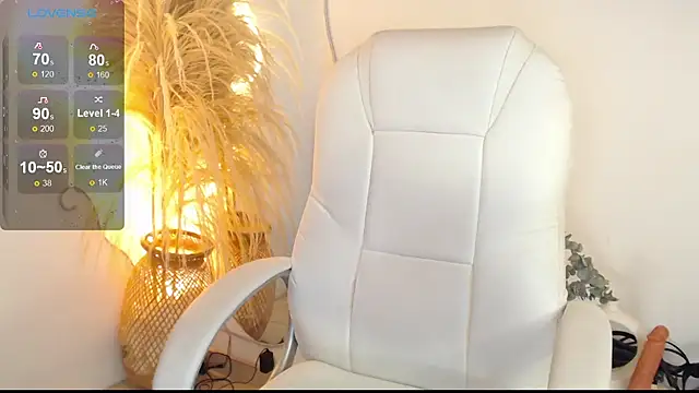 Snapshot of Sofi_BBW chatting on 06-05-26, 12:55 Sofi BBW online show from 06-05-26, 12:55