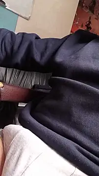 Snapshot of Andre16c chatting on 01-06-26, 02:43 Andre16c online show from 01-06-26, 02:43