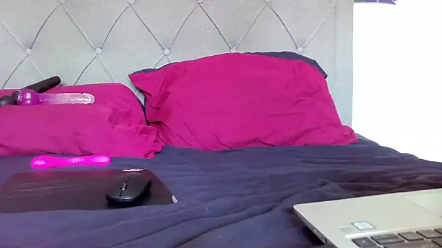 bunnyfox420 online show from 09-24-25, 11:35