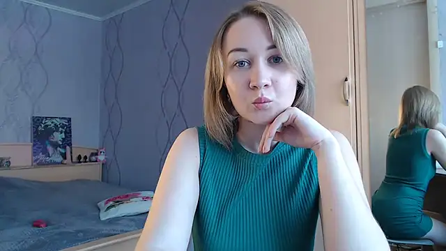 DaddysSluttyGirl2001 online show from 03-11-25, 09:02