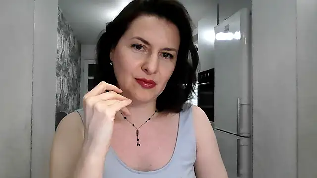 Victoria Glam online show from 01-10-26, 08:43