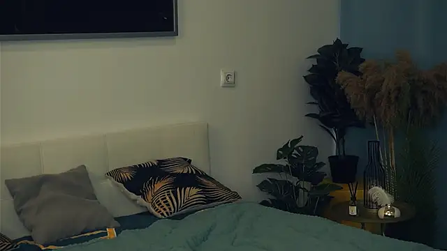 Snapshot of VeronaCritchlow chatting on 02-27-25, 10:37 VeronaCritchlow online show from 02-27-25, 10:37