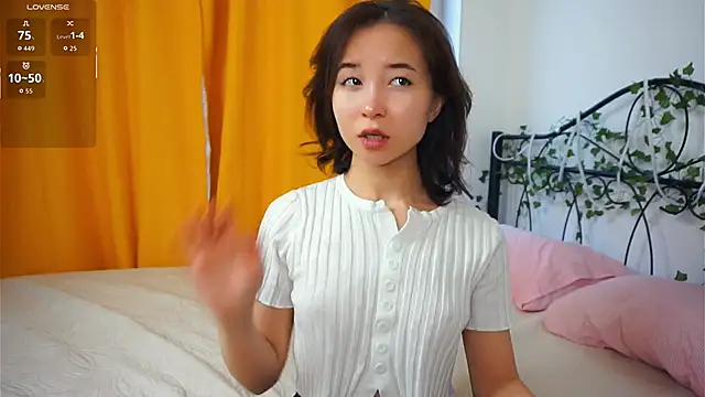 Snapshot of VeronaCritchlow chatting on 10-29-25, 07:21 VeronaCritchlow online show from 10-29-25, 07:21