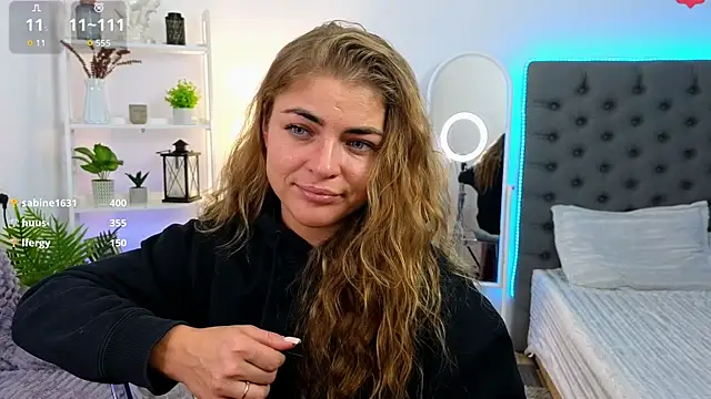 Donna Sun online show from 02-19-25, 06:33