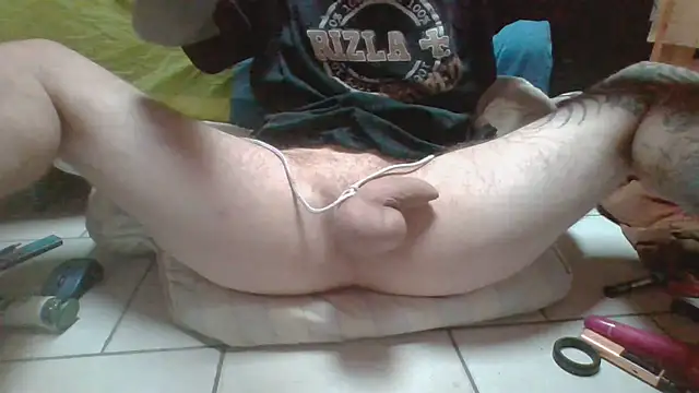 Snapshot of Damn_bro23 chatting on 02-10-25, 02:59 Damn bro23 online show from 02-10-25, 02:59
