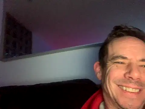 Snapshot of Kenhornu chatting on 11-19-25, 11:49 Kenhornu online show from 11-19-25, 11:49