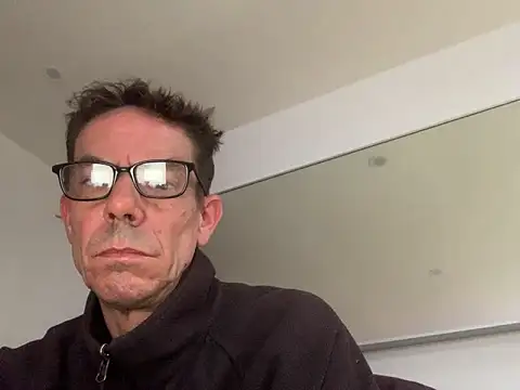 Snapshot of Kenhornu chatting on 03-15-26, 05:08 Kenhornu online show from 03-15-26, 05:08