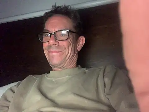 Snapshot of Kenhornu chatting on 03-16-26, 10:08 Kenhornu online show from 03-16-26, 10:08