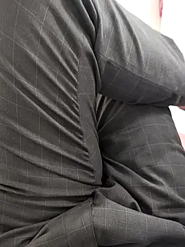 Snapshot of Younme6-9 chatting on 10-14-25, 10:38 Younme6-9 online show from 10-14-25, 10:38