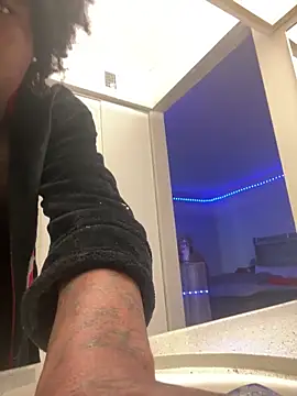 Snapshot of squirmxx10 chatting on 02-05-26, 10:36 squirmxx10 online show from 02-05-26, 10:36