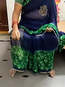 Snapshot of laxmitelugu78 chatting on 02-06-25, 01:43 laxmitelugu78 online show from 02-06-25, 01:43