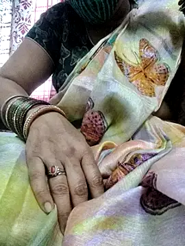 Snapshot of laxmitelugu78 chatting on 03-11-25, 11:44 laxmitelugu78 online show from 03-11-25, 11:44