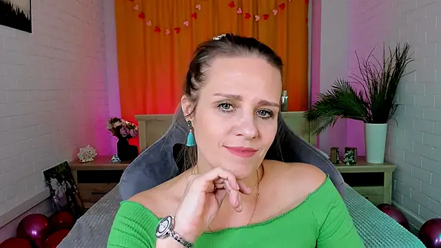 EmiliaBedy online show from 02-10-25, 12:29