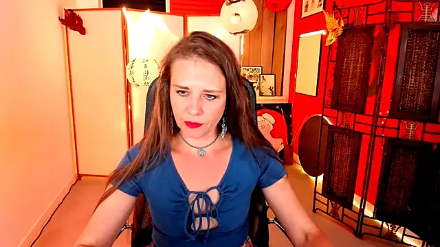 Snapshot of EmiliaBedy chatting on 06-26-26, 05:12 EmiliaBedy online show from 06-26-26, 05:12