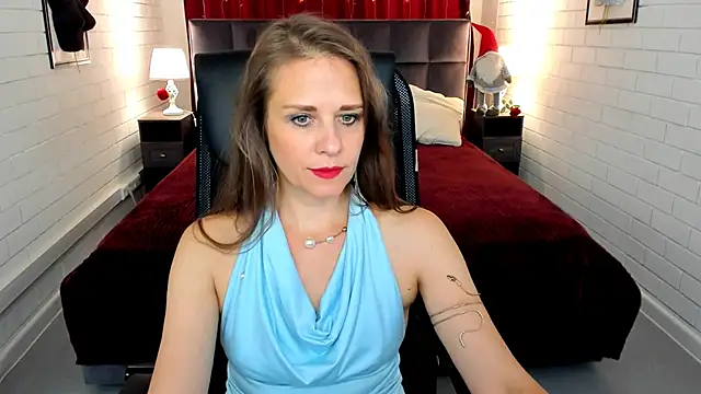 Snapshot of EmiliaBedy chatting on 07-01-26, 09:22 EmiliaBedy online show from 07-01-26, 09:22