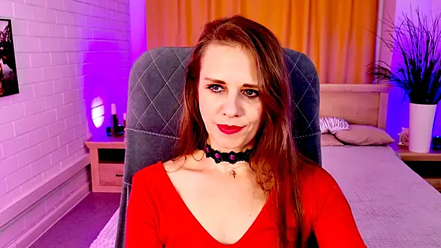 Snapshot of EmiliaBedy chatting on 07-14-26, 10:21 EmiliaBedy online show from 07-14-26, 10:21