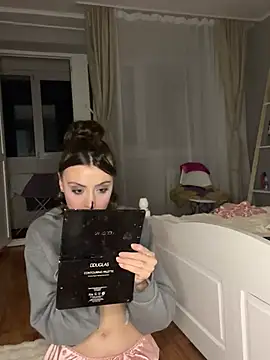 bunnythetailor online show from 02-05-25, 04:25