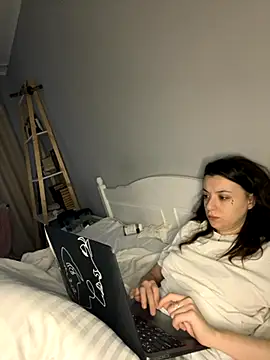 bunnythetailor online show from 11-20-25, 02:28