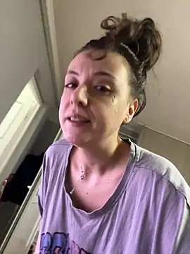 bunnythetailor online show from 11-30-25, 08:35