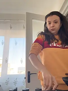 bunnythetailor online show from 12-14-25, 12:21