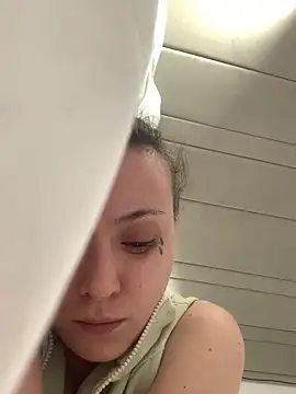 Snapshot of bunnythetailor chatting on 05-17-26, 12:01 bunnythetailor online show from 05-17-26, 12:01