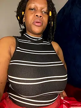 Snapshot of Boneca25 chatting on 01-14-26, 11:05 Boneca25 online show from 01-14-26, 11:05