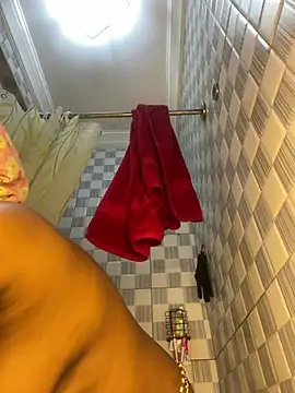 Snapshot of Boneca25 chatting on 01-15-26, 11:26 Boneca25 online show from 01-15-26, 11:26