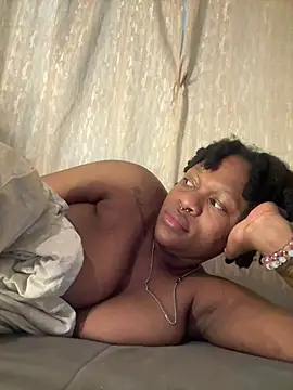 Snapshot of Boneca25 chatting on 02-02-26, 08:51 Boneca25 online show from 02-02-26, 08:51