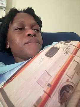 Snapshot of Boneca25 chatting on 02-04-26, 01:06 Boneca25 online show from 02-04-26, 01:06