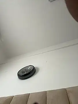 Snapshot of Boneca25 chatting on 03-31-26, 08:48 Boneca25 online show from 03-31-26, 08:48