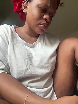 Snapshot of Boneca25 chatting on 04-16-26, 11:44 Boneca25 online show from 04-16-26, 11:44