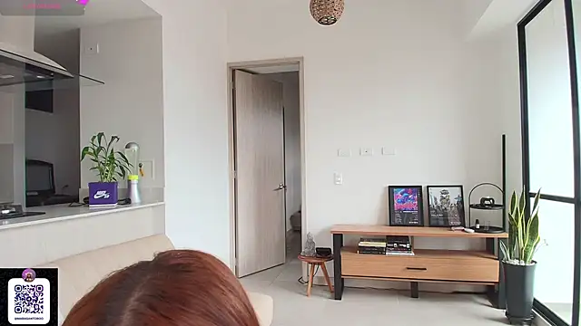 Mara Santoro online show from 11-30-25, 03:27