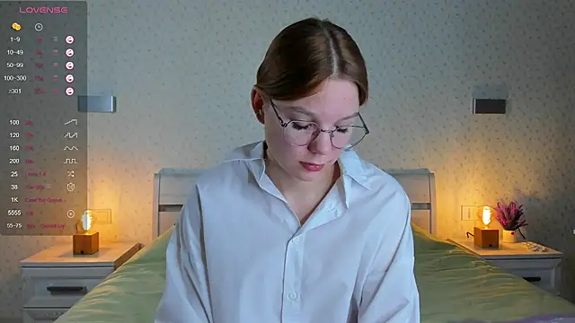 Snapshot of ElvinaBestwick chatting on 03-07-25, 03:18 ElvinaBestwick online show from 03-07-25, 03:18