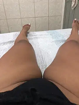 Snapshot of indiazinha69_ chatting on 05-20-26, 03:29 indiazinha69 online show from 05-20-26, 03:29