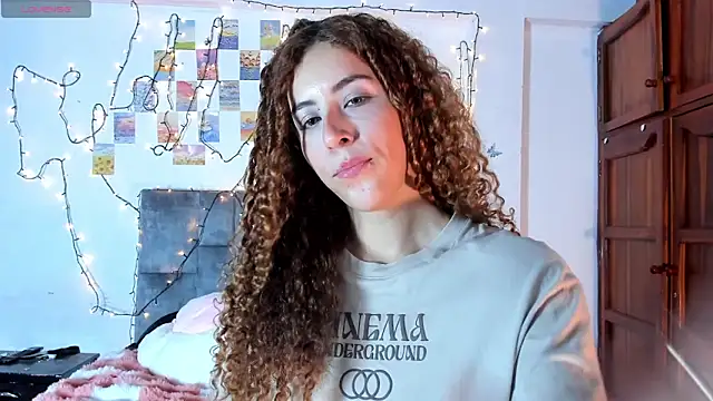 Isangel  online show from 01-16-26, 03:21