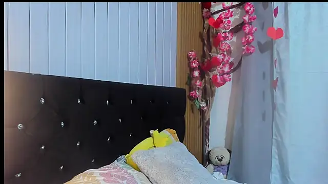 Snapshot of vicky__skinny_1 chatting on 02-25-25, 11:52 vicky  skinny 1 online show from 02-25-25, 11:52