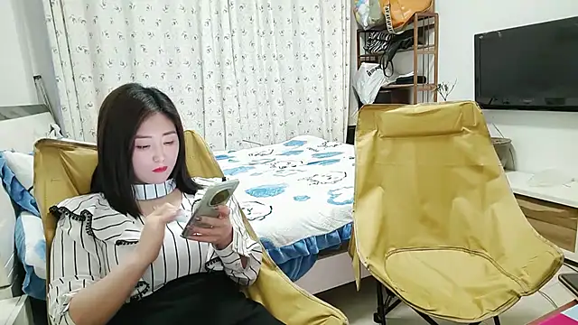 Snapshot of Awzd chatting on 03-08-25, 02:08 Awzd online show from 03-08-25, 02:08