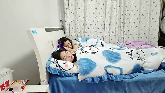 Snapshot of Awzd chatting on 03-15-25, 02:45 Awzd online show from 03-15-25, 02:45