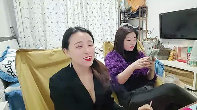 Snapshot of Awzd chatting on 03-16-25, 02:11 Awzd online show from 03-16-25, 02:11